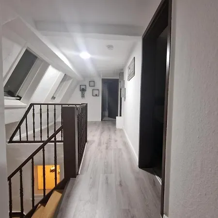 Historisches Haus Am Fusse Der Festung Ehrenbreitstein Am Schoenen Rhein Homestay szállás *