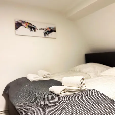 Historisches Haus Am Fusse Der Festung Ehrenbreitstein Am Schoenen Rhein *