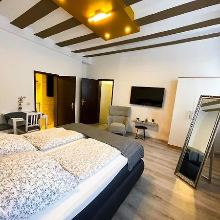 Проживание в семье Historisches Haus Am Fusse Der Festung Ehrenbreitstein Am Schoenen Rhein