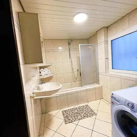 Historisches Haus Am Fusse Der Festung Ehrenbreitstein Am Schoenen Rhein *