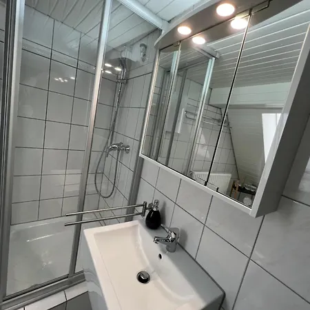 Historisches Haus Am Fusse Der Festung Ehrenbreitstein Am Schoenen Rhein Rum i privatbostad *