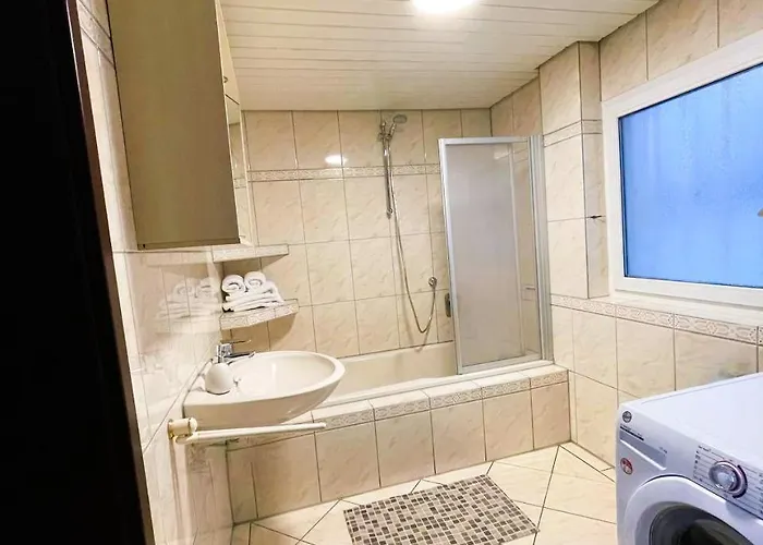 Historisches Haus Am Fuße Der Festung Ehrenbreitstein Am Schönen Rhein *